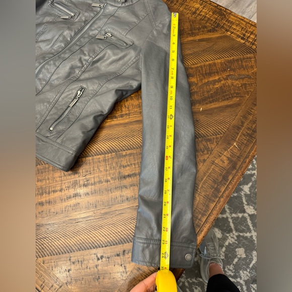 Leather Jacket - Picture 3 of 6